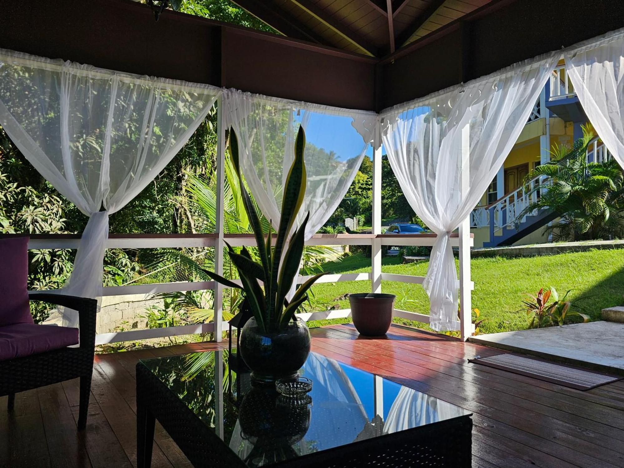 Royal Escape - 2 Apartamento Anse La Raye Exterior foto