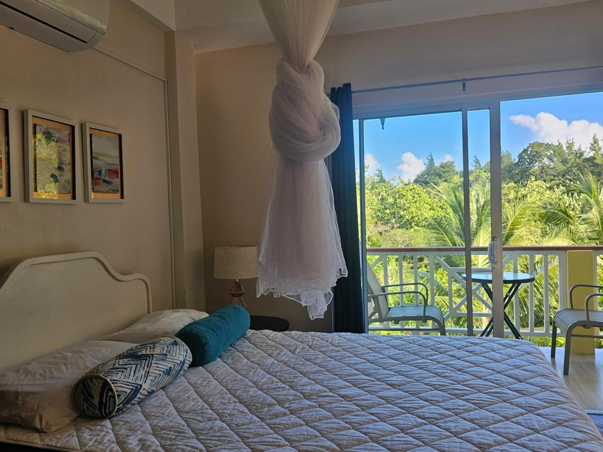 Royal Escape - 2 Apartamento Anse La Raye Quarto foto